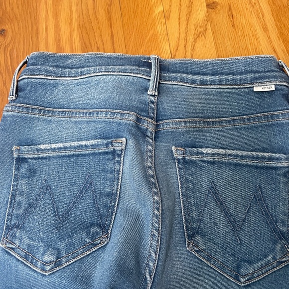 MOTHER the weekender Blue Flare Jeans in Layover Wash - Picture 4 of 11